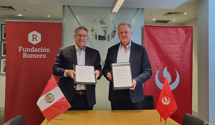 Fundación Romero y Gobierno Regional de Apurímac suscriben convenio para capacitar a más de 11 mil docentes de escuelas públicas